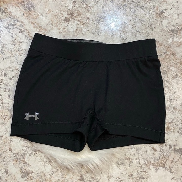 Under Armour Shorts Fitted Black Small - Picture 1 of 3
